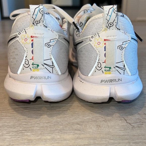 Saucony running shoes - Picture 5 of 8